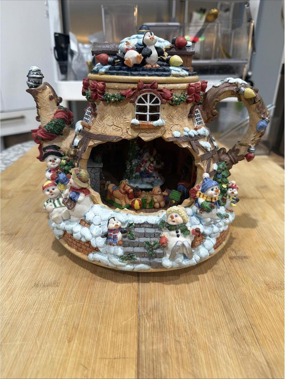 Vintage Sears Musical Christmas Mouse penguin Family Teapot Lighted & Musical *